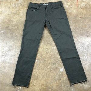 Good threads dark green cutoff pants
33 x 31